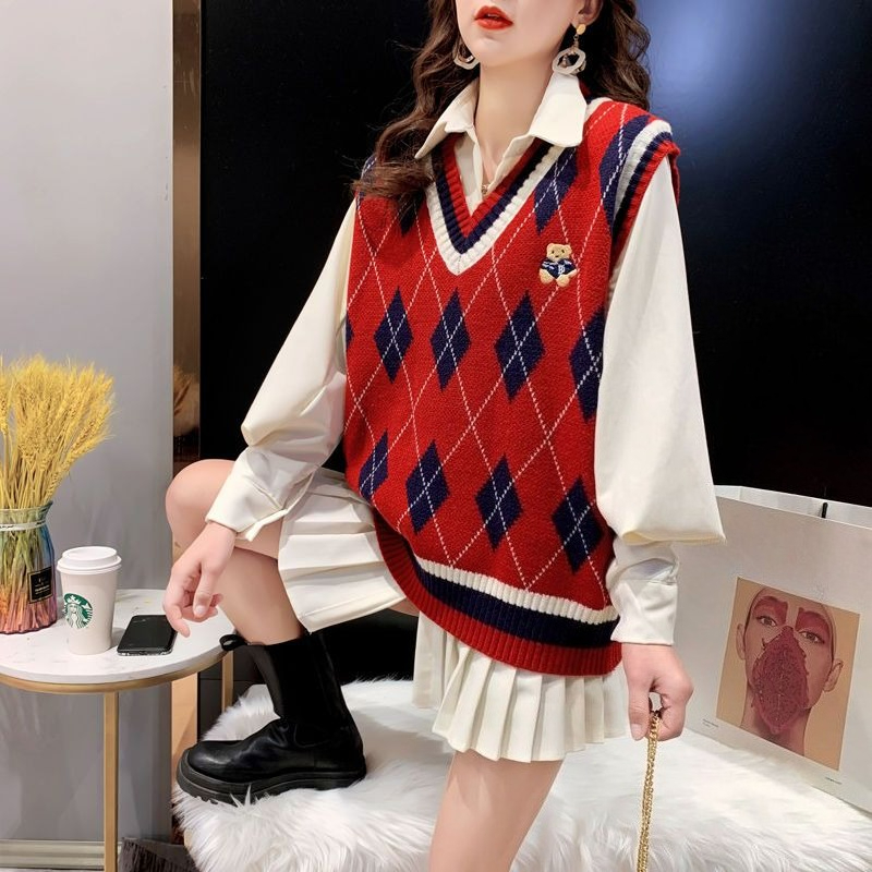 Winter Clothing Aesthetic - เสื้อกั๊กถักสีแดงสำหรับผู้หญิง เสื้อกั๊กไร้แขนสำหรับฤดูหนาว 2025 สไตล์สวยงาม เสื้อผ้าสำหรับการเดินทาง กำลังเป็นที่นิยม